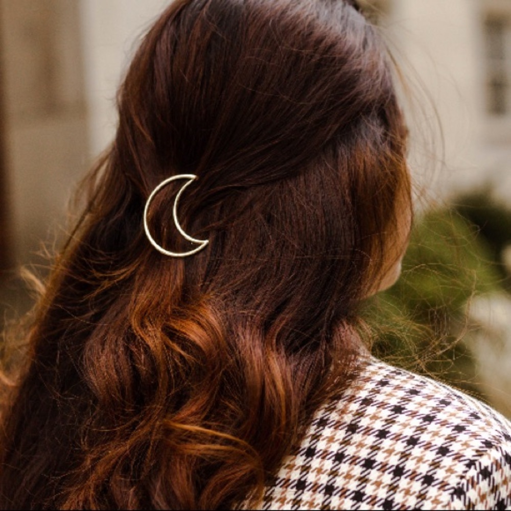 🎉 New Crescent Moon Silver Plated Hair Clip
